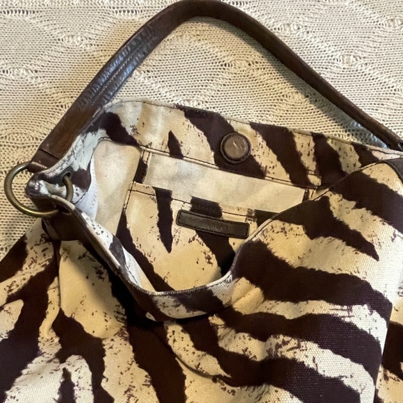 Cute Zebra Striped Cloth Hobo Purse - Picture 6 of 9